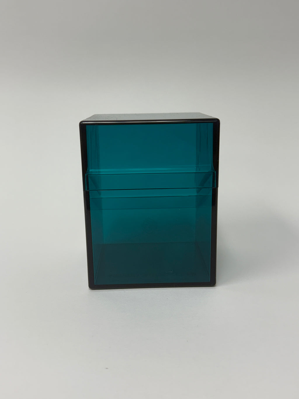 Ultimate Guard Boulder 100+ Deck Box - Clear