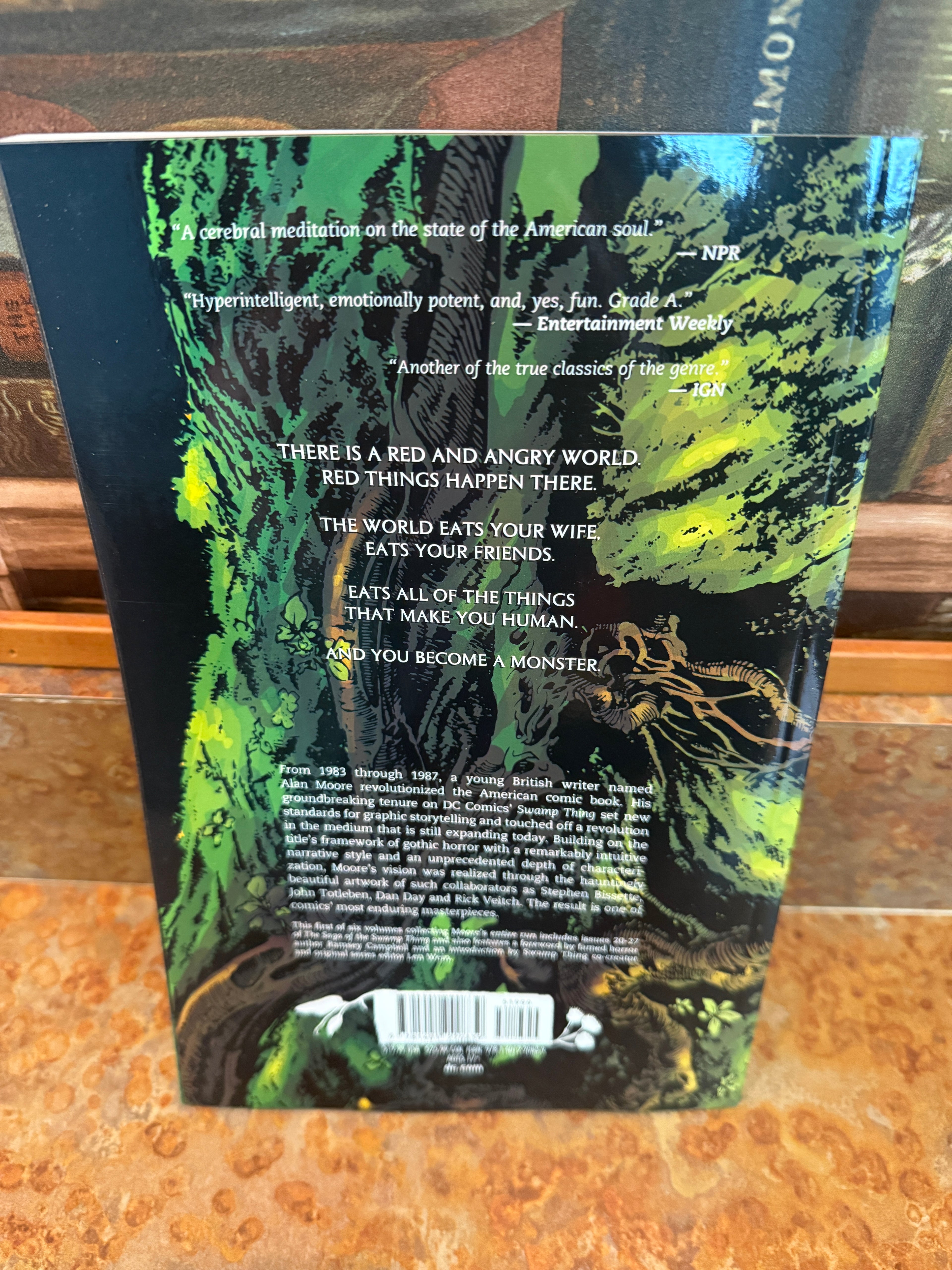 DC - Swamp Thing Book 1