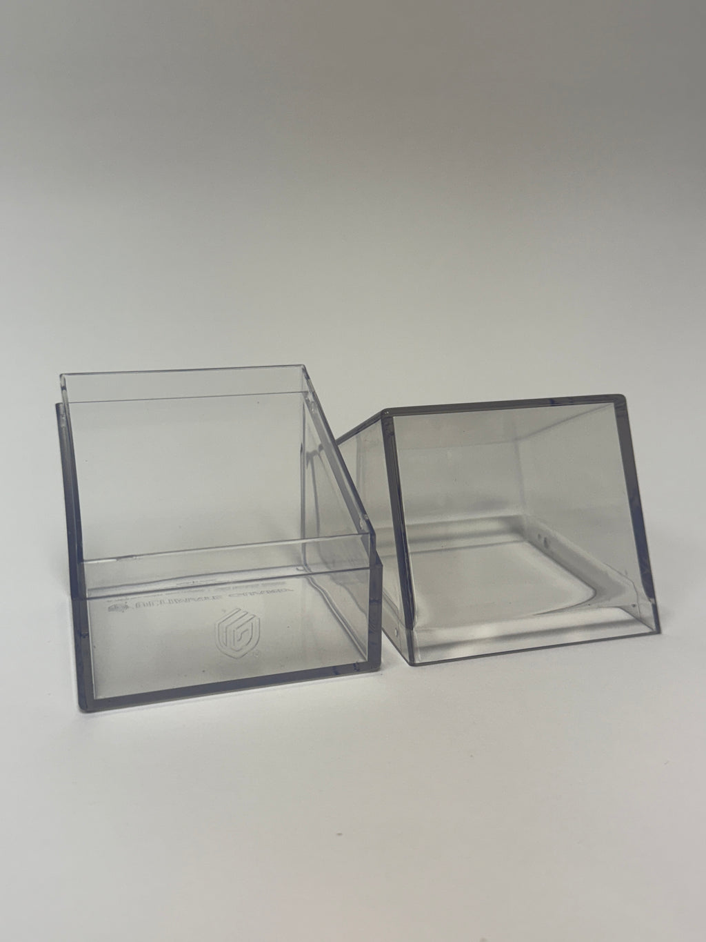 Ultimate Guard Boulder 100+ Deck Box - Clear