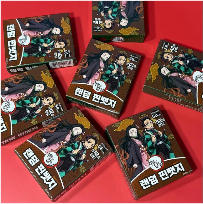 Demon Slayer: Kimetsu no Yaiba Random Pin Badge
